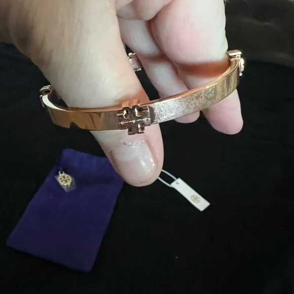 Tory Burch Logo Bangle - Rose Gold - Picture 4 of 6